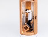شركة يابانية تكشف عن غرفة عمودية تسمح لك بالنوم أثناء الوقوف