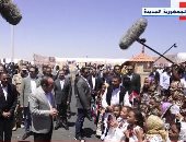 "أهلا وسهلا".. استقبال خاص من أطفال مطروح للرئيس السيسى.. فيديو