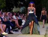 فن تدوير النفايات لملابس مبهرة.. عرض أزياء فى تونس من المخلفات البلاستيكية