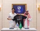 صور توقيع ياسين بونو مع نادي الهلال السعودي رسميا