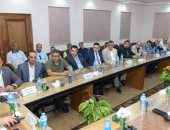 محافظ الدقهلية ورئيس جامعة المنصورة يلتقيان مستثمرين لتطوير المنطقة الصناعية بجمصة