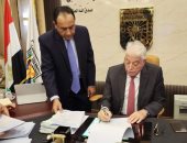 محافظ جنوب سيناء: إصدار 44 عقدا مؤمنا لمواطنى مدينة نويبع