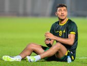 محمد شريف أساسيا مع الخليج ضد الشباب في الدوري السعودي