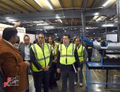 رئيس الوزراء يزور مصانع إنتاج السيارات بجنوب أفريقيا