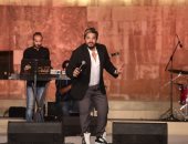مصطفى حجاج يغنى لعدوية وأم كلثوم فى حفل مهرجان القلعة ويتألق بأجمل أغانيه