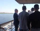 محافظ الأقصر ينتقل لموقع الغرق الجزئى لمركب نيلى على كورنيش النيل