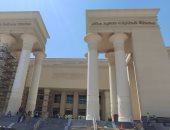 محطة قطارات صعيد مصر تستعد لاستقبال الركاب.. تخدم خطوط الوجه القبلى والمناشى.. تشطيب الواجهة الرئيسية والهرم الزجاجى.. البدء فى تركيب البوابات على مدخل الأرصفة بالمحطة على خطى الصعيد والسد العالى.. صور