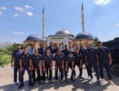 بعثة بيراميدز تصلى الجمعة في مدينة بوردور التركية