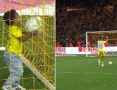 ابن الوز عوام.. شاهد نجل مصطفى محمد يسجل وينال تحية جماهير نانت الفرنسى