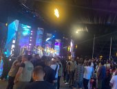الجمهور يتفاعل مع فريق شارموفرز فى حفل ختام مهرجان العلمين.. صور