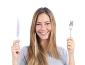 قواعد إتيكيت استخدام الشوكة والسكين فى الأكل بالمطاعم أو العزومات
