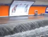 مياه الفيضانات تتدفق داخل مترو فى إسبانيا.. وارتفاع الضحايا لـ3 أشخاص