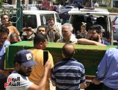 وصول جثمان والدة الإعلامى تامر أمين لمسجد السلام بمدينة نصر 