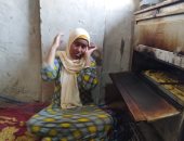 هزمت مرضها بمشروع مخبوزات.. قصة "رضا" مع بيع المخبوزات والأكل المنزلى منذ 7 سنوات فى قنا.. تعالج طفلتها بعد انفصالها عن زوجها وتسعى لزيادة أرباحها.. وتؤكد: أوفر نفقات أسرتى من المشروع.. صور