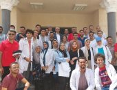 18 جامعة مصرية تنظم قافلة طبية لمنطقة زهور 15 مايو.. صور