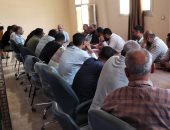 رئيس مدينة أرمنت يتابع مع رؤساء القرى نسب تنفيذ مشروعات حياة كريمة