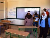 نائب محافظ أسوان توجه بتلافى الملاحظات بالمدارس قبل بداية العام الدراسى الجديد