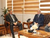 هشام آمنة يبحث مع رئيس هيئة تنمية الصعيد إنشاء مجمع صناعات رمان بأسيوط