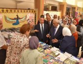 وزير التعليم يفتتح معرض "سفراء الخير" المجانى بالإسكندرية.. صور