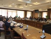 محافظ الجيزة يعقد اجتماعاً مع أعضاء مجلسى النواب والشيوخ لمناقشة مشروعات التطوير الجارية