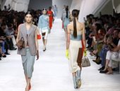 "فندى" تعيد موضة التسعينيات من جديد بأسبوع الموضة فى ميلانو لربيع وصيف 2024