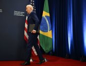 بايدن يغادر مؤتمرا صحفيا مع رئيس البرازيل دون أن يصافحه.. فيديو