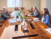 رئيس "اقتصادية قناة السويس" يستقبل سفير البرازيل لبحث التعاون بمختلف المجالات