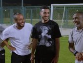 محمد عبد المنعم يوجه رسالة للاعبى كابيتانو.. ويفوز فى تحدى "سحب الكرة"