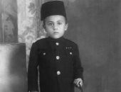 جراح ومتمرد.. صور نادرة للدكتور مجدى يعقوب منذ عام 1941 أبرزها حفل زفافه