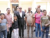 كبير العائلة المصرية.. سيرة قائد ومسيرة وطن.. الرئيس السيسى الأب والأخ والسند ولمسة الأمل فى حياة ملايين المصريين.. المرأة والشباب والأطفال وذوو الهمم فى قلب الاهتمام.. برنامج شامل للتمكين والتأهيل والرعاية