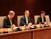 وزير السياحة والآثار يلتقى بالمبعوث التجارى لرئيس الوزراء البريطانى