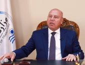 وزير النقل يوضح كيف تم تطوير طريق مصر إسكندرية الزراعى.. فيديو