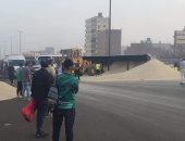 كثافات مرورية إثر حادث انقلاب مقطورة محملة بالرمال أعلى الطريق الدائرى