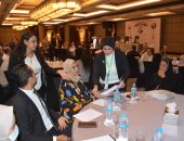 وزارة العمل: تسليم 45 عقد عمل للشباب منهم لذوي الهمم بالقاهرة