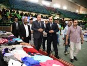 محافظ قنا يفتتح معرض كساء للأسر الأولى بالرعاية.. يوفر 20 ألف قطعة ملابس
