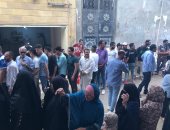 إقبال المواطنين على مقرات الشهر العقاري بالوراق لتحرير توكيلات الرئاسة.. صور