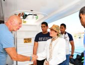 وزيرة البيئة تتعرف على تجربة السياح مع الأنشطة البحرية بشواطئ شرم الشيخ
