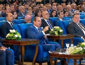 الرئيس السيسي: نعمل على تقارب الإيرادات والمصروفات من خلال دعم قطاع الصناعة