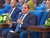 الرئيس السيسى: لما توقفت الشركات عن الاستثمار في 2011 تراجع الإنتاج