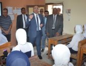 محافظ بنى سويف يطمئن على انتظام الدراسة مع بداية الفصل الأول من العام الجديد