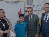 محافظ الغربية يسأل طلاب مدرسة عن المشروعات القومية.. اعرف الإجابة "فيديو" 