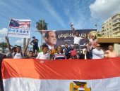 أهالى الإسكندرية يحتفلون بنصر أكتوبر ويطالبون الرئيس بالترشح لفترة جديدة.. صور وفيديو