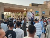 أهالى أسوان يحتفلون بنصر أكتوبر ويطالبون الرئيس بالترشح فى الانتخابات.. فيديو وصور