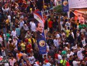 انضمام مسيرة من المطرية إلى ميدان الكوربة للاحتفال بنصر أكتوبر والمطالبة بترشح الرئيس السيسى
