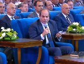 الرئيس السيسي: فى 2011 وجهت بالانتباه لتفكك الروابط المصرية