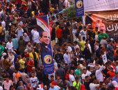 آلاف المواطنين فى ميدان الكوربة للاحتفال بنصر أكتوبر والمطالبة بترشح الرئيس السيسى