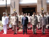 الذكرى الخمسين لانتصارات أكتوبر المجيدة.. الرئيس السيسى يضع إكليلاً من الزهور على النصب التذكارى لشهداء القوات المسلحة وقبرى السادات وناصر.. ويؤكد: الشعب المصرى يقدر دور الجيش فى الحفاظ على أمن الوطن..فيديو