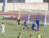 لاعب يفقد الوعى لحظة تسجيل هدف رائع بإحدى مباريات إيطاليا..فيديو