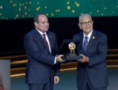 الرئيس السيسى يكرم أبطال حرب أكتوبر بالندوة التثقيفية للقوات المسلحة