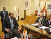 وكيل المرشح الرئاسى عبد الفتاح السيسى يقدم أوراق ترشحه بانتخابات الرئاسة 2024.. رئيس لجنة تلقى أوراق الترشح: تلقينا 424 تزكية من النواب ومليون و130 ألف تأييد من المواطنين للمرشح الرئاسى عبد الفتاح السيسى